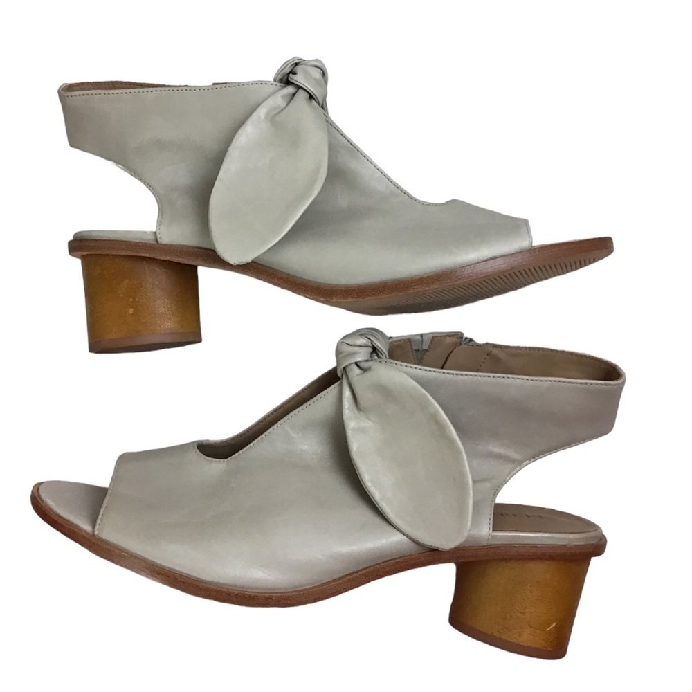 BERNARDO Luna Leather Knotted Booties In Clay Leather Peep Toes Side Zip Size 11